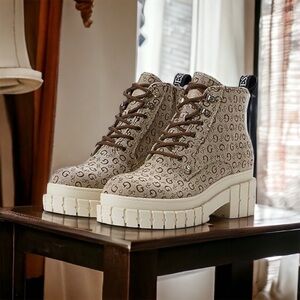 Guess Opens Women’s Combat Bootie Size 6 M NWOB New With Defect